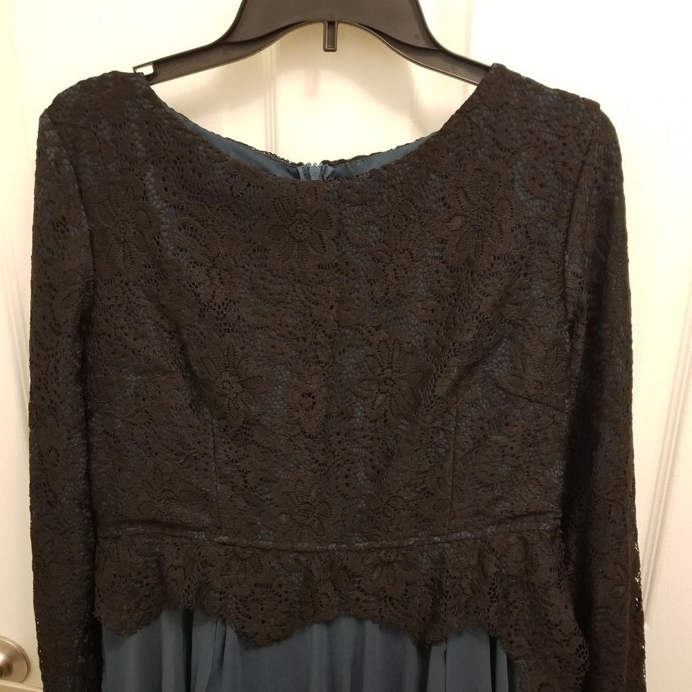 Inayah Formal Lace Gown - Size XXL (UK)